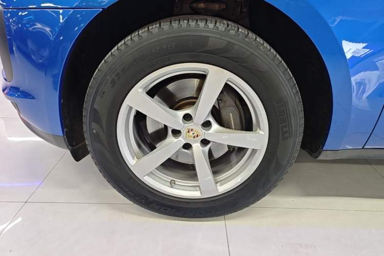 Used Porsche Macan 2018 Macan 2.0T Left Front Wheel Hub