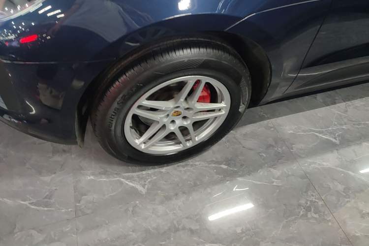 Used Porsche Macan 2018 Macan 2.0T Left Front Wheel Hub
