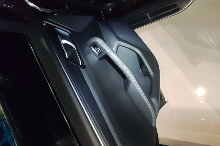 Used Porsche Macan 2018 Macan 2.0T Left Rear Door Interior