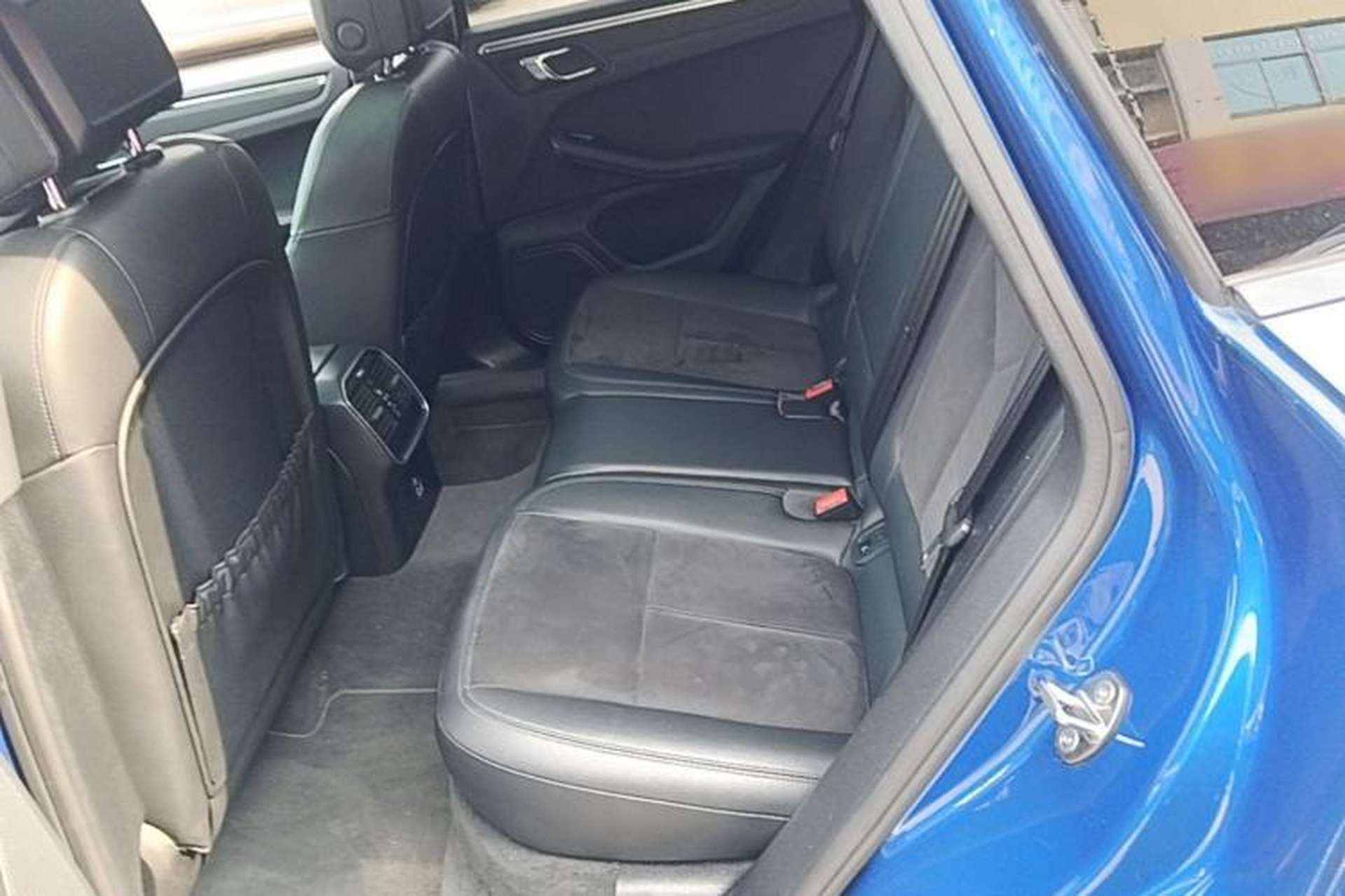 Used Porsche Macan 2018 Macan 2.0T Left Rear Seat