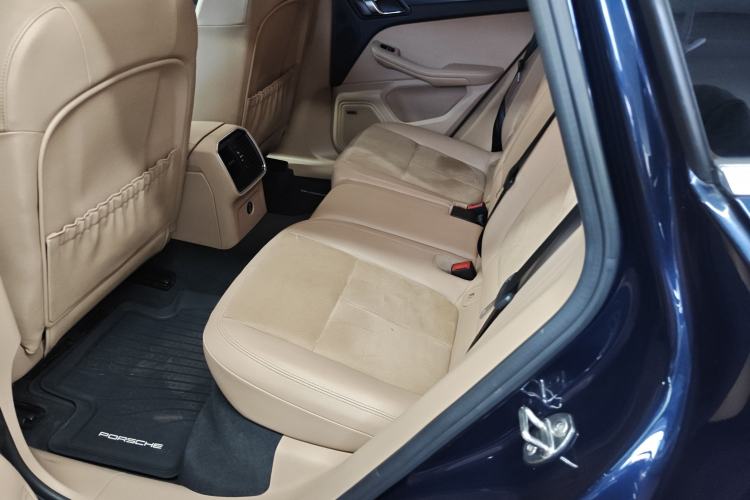 Used Porsche Macan 2018 Macan 2.0T Left Rear Seat