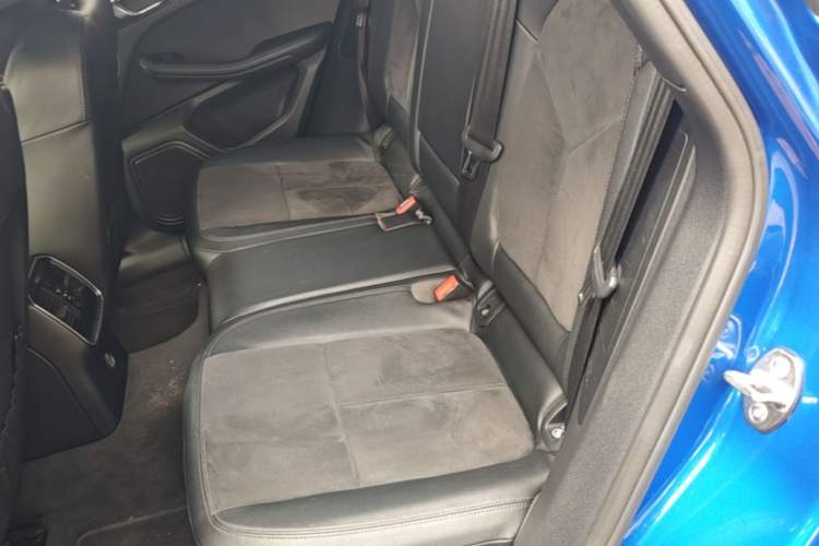 Used Porsche Macan 2018 Macan 2.0T Left Rear Seat