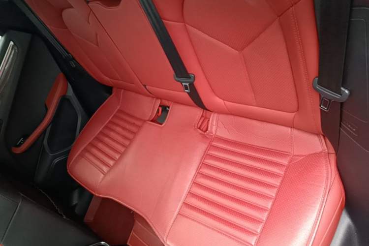 Used Porsche Macan 2018 Macan 2.0T Left Rear Seat