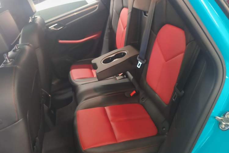 Used Porsche Macan 2018 Macan 2.0T Left Rear Seat
