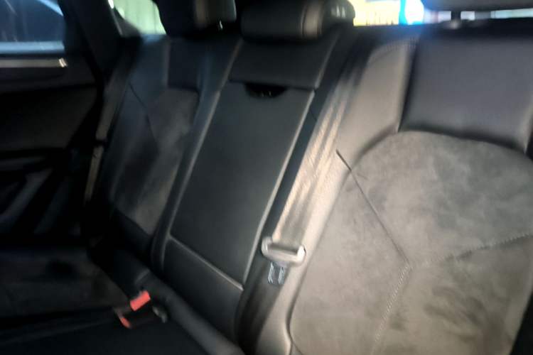 Used Porsche Macan 2018 Macan 2.0T Left Rear Seat