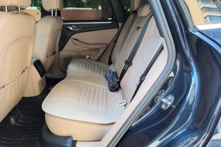 Used Porsche Macan 2018 Macan 2.0T Left Rear Seat