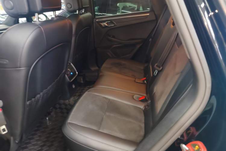Used Porsche Macan 2018 Macan 2.0T Left Rear Seat