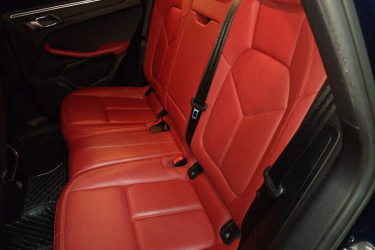 Used Porsche Macan 2018 Macan 2.0T Left Rear Seat