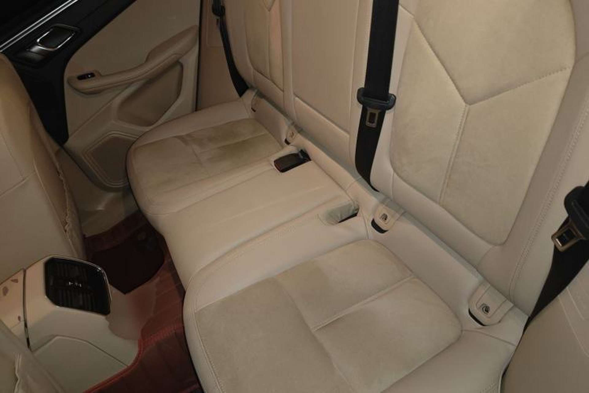 Used Porsche Macan 2018 Macan 2.0T Left Rear Seat
