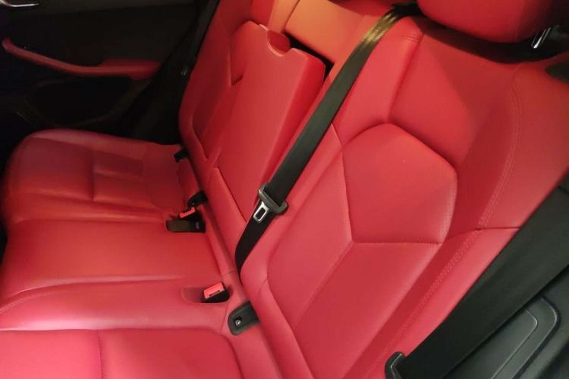 Used Porsche Macan 2018 Macan 2.0T Left Rear Seat