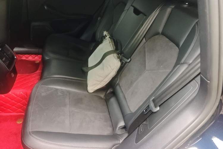 Used Porsche Macan 2018 Macan 2.0T Left Rear Seat