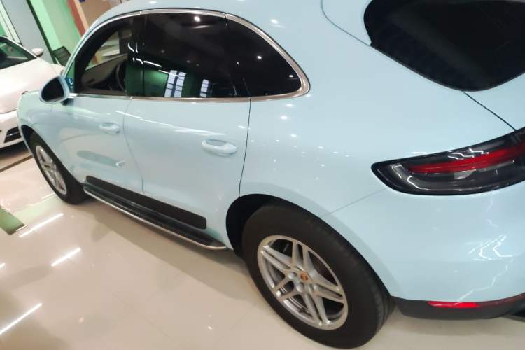 Used Porsche Macan 2018 Macan 2.0T Left Side