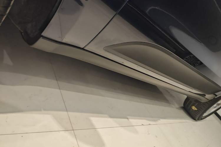 Used Porsche Macan 2018 Macan 2.0T Left Side Sill