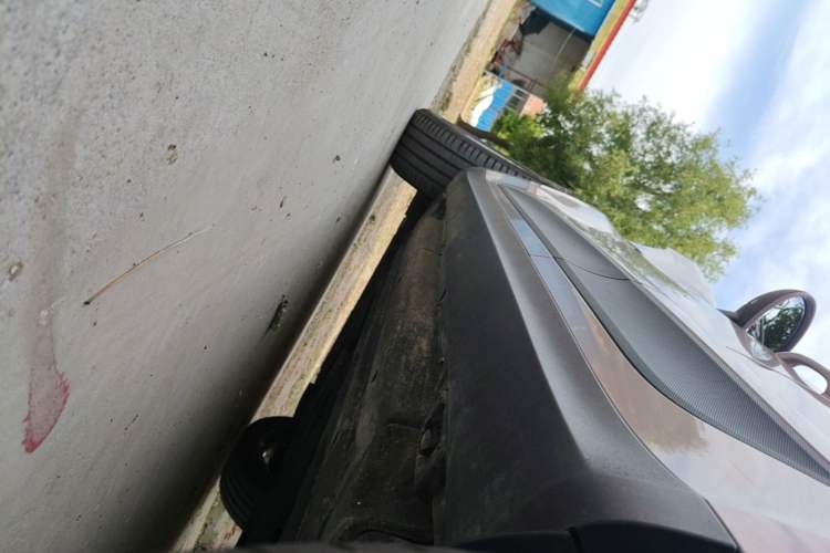 Used Porsche Macan 2018 Macan 2.0T Left Side Sill
