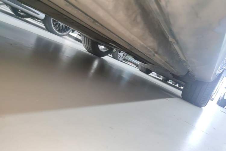Used Porsche Macan 2018 Macan 2.0T Left Side Sill