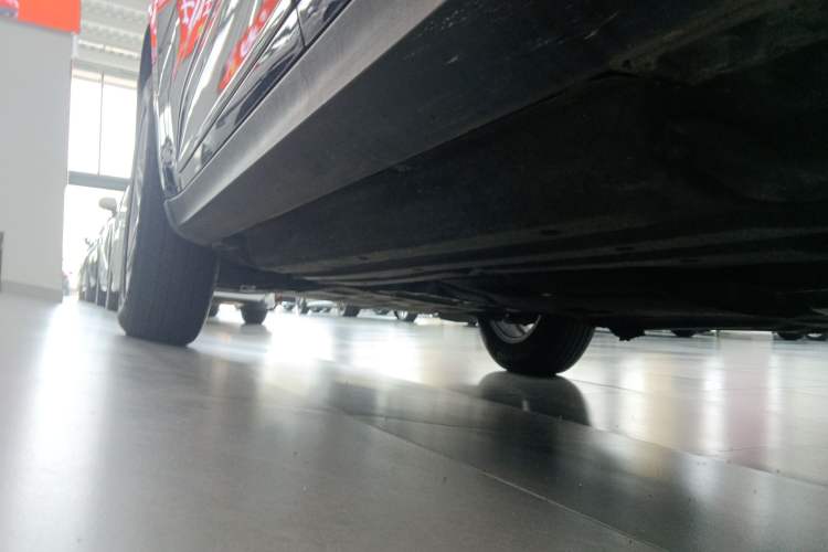 Used Porsche Macan 2018 Macan 2.0T Left Side Sill