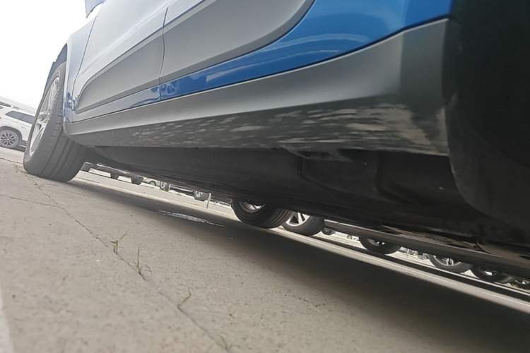 Used Porsche Macan 2018 Macan 2.0T Left Side Sill