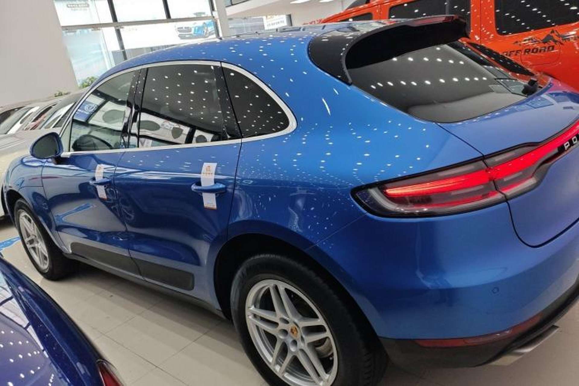 Used Porsche Macan 2018 Macan 2.0T Left Side
