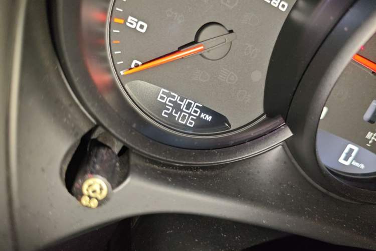 Used Porsche Macan 2018 Macan 2.0T Odometer Close Up