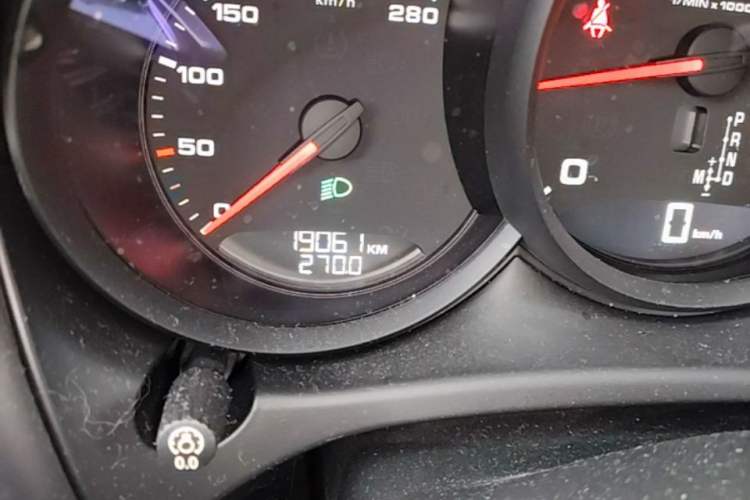 Used Porsche Macan 2018 Macan 2.0T Odometer Close Up