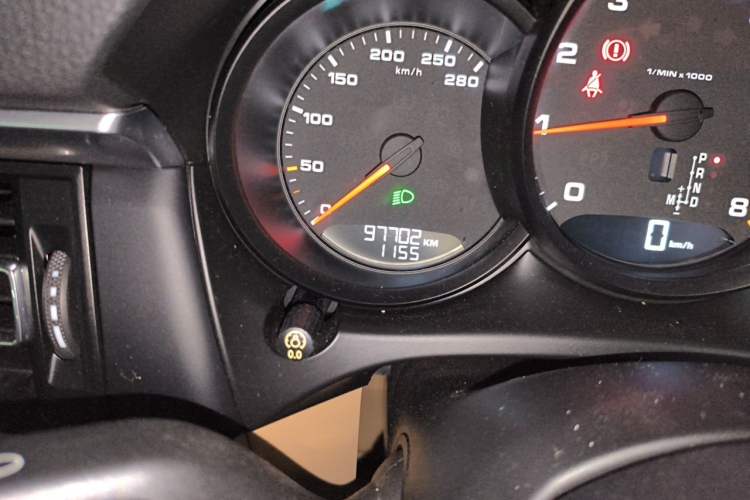 Used Porsche Macan 2018 Macan 2.0T Odometer Close Up