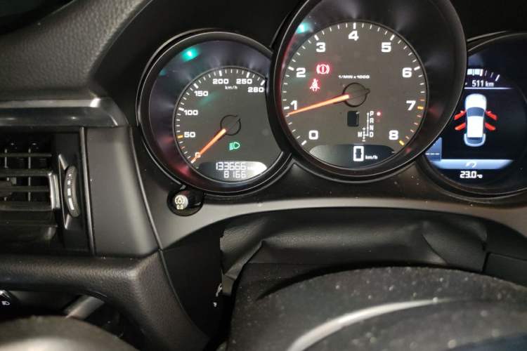 Used Porsche Macan 2018 Macan 2.0T Odometer Close Up