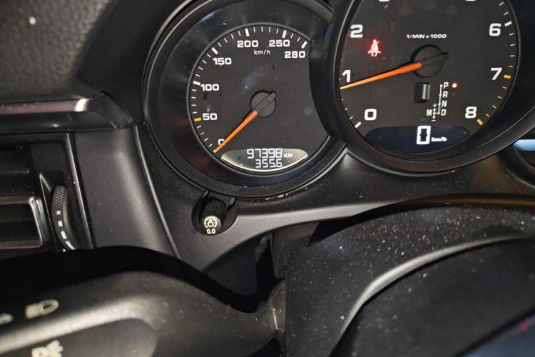 Used Porsche Macan 2018 Macan 2.0T Odometer Close Up
