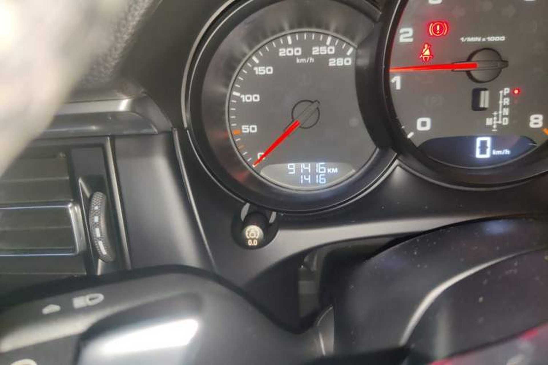 Used Porsche Macan 2018 Macan 2.0T Odometer Close Up