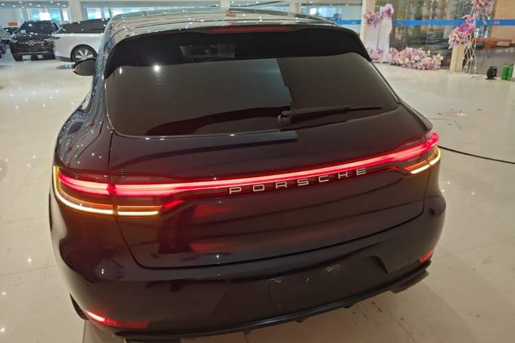 Used Porsche Macan 2018 Macan 2.0T Rear