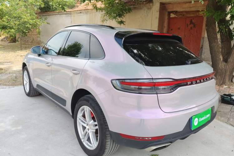 Used Porsche Macan 2018 Macan 2.0T Rear Left 45 Deg