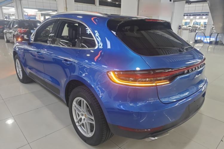 Used Porsche Macan 2018 Macan 2.0T Rear Left 45 Deg