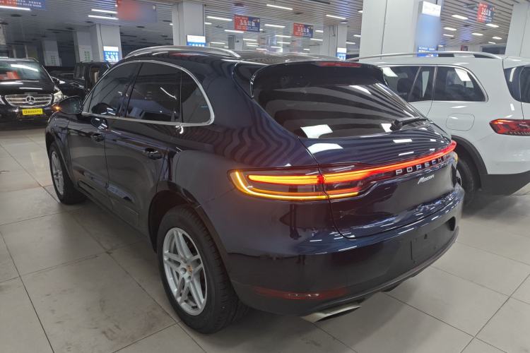 Used Porsche Macan 2018 Macan 2.0T Rear Left 45 Deg