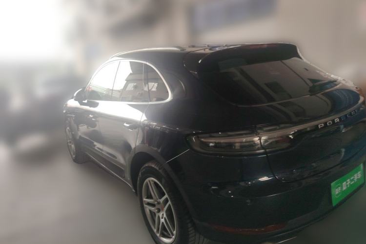 Used Porsche Macan 2018 Macan 2.0T Rear Left 45 Deg