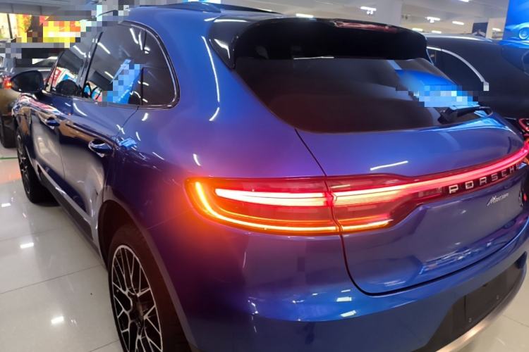 Used Porsche Macan 2018 Macan 2.0T Rear Left 45 Deg