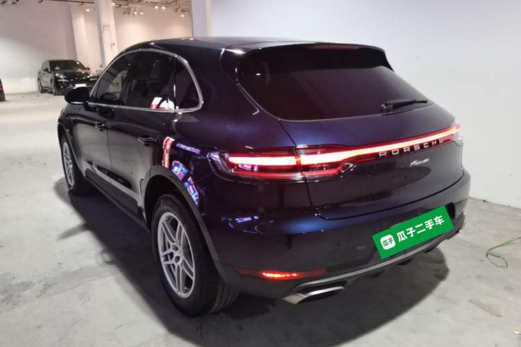 Used Porsche Macan 2018 Macan 2.0T Rear Left 45 Deg