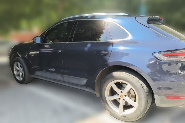 Used Porsche Macan 2018 Macan 2.0T Rear Left 45 Deg