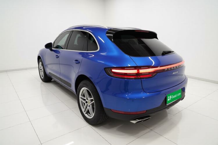 Used Porsche Macan 2018 Macan 2.0T Rear Left 45 Deg