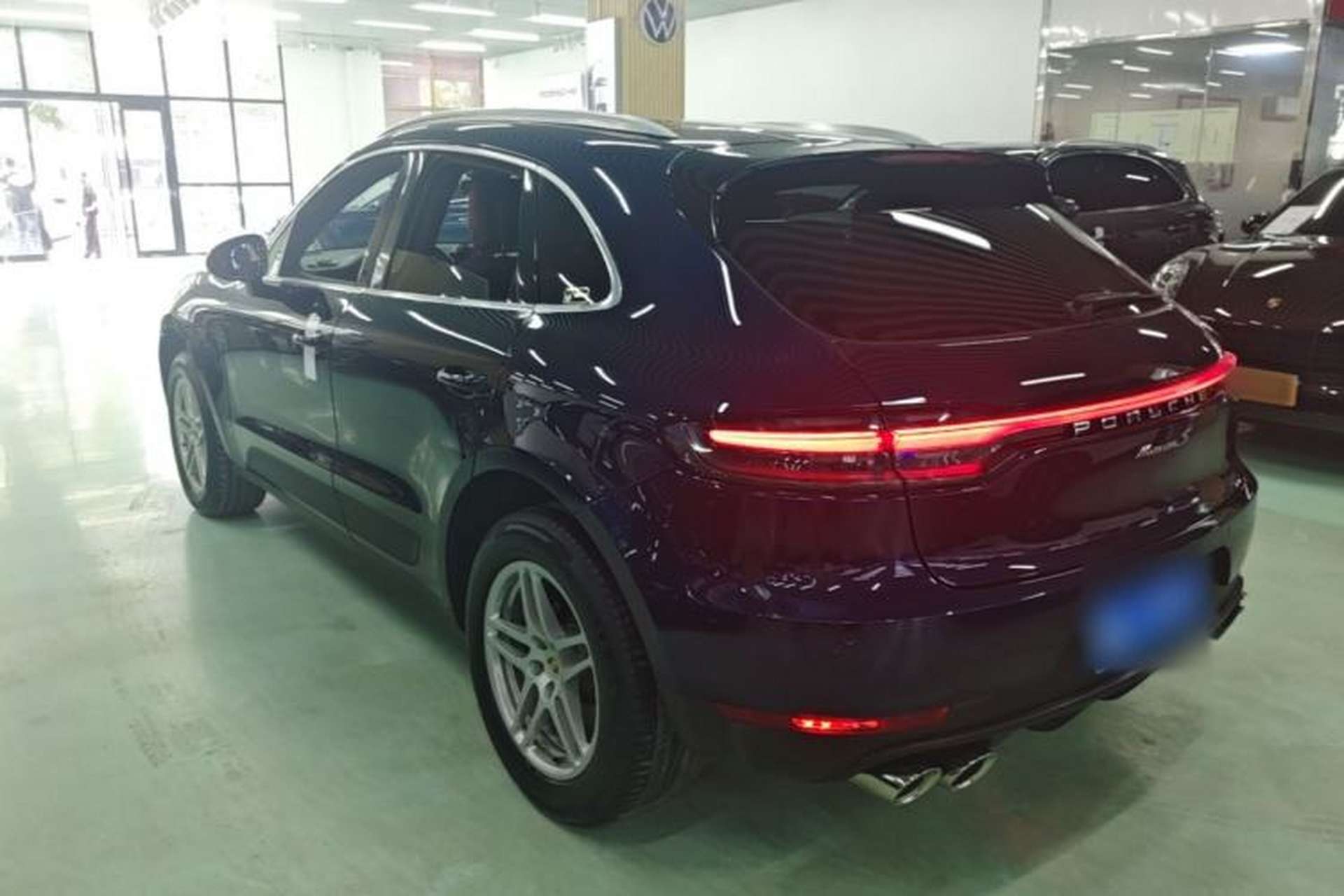 Used Porsche Macan 2018 Macan 2.0T Rear Left 45 Deg