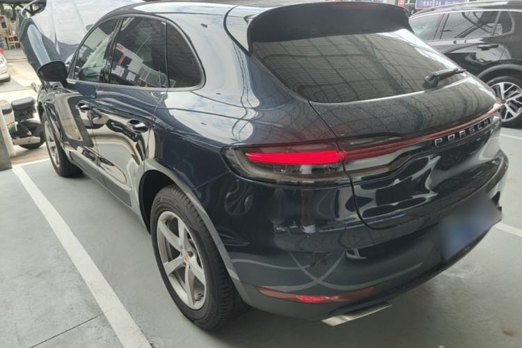 Used Porsche Macan 2018 Macan 2.0T Rear Left 45 Deg
