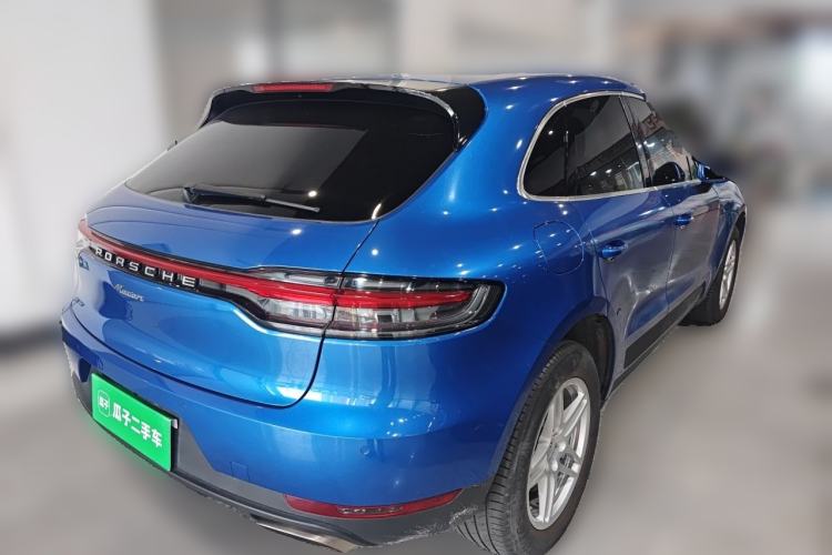 Used Porsche Macan 2018 Macan 2.0T Rear Right 45 Deg