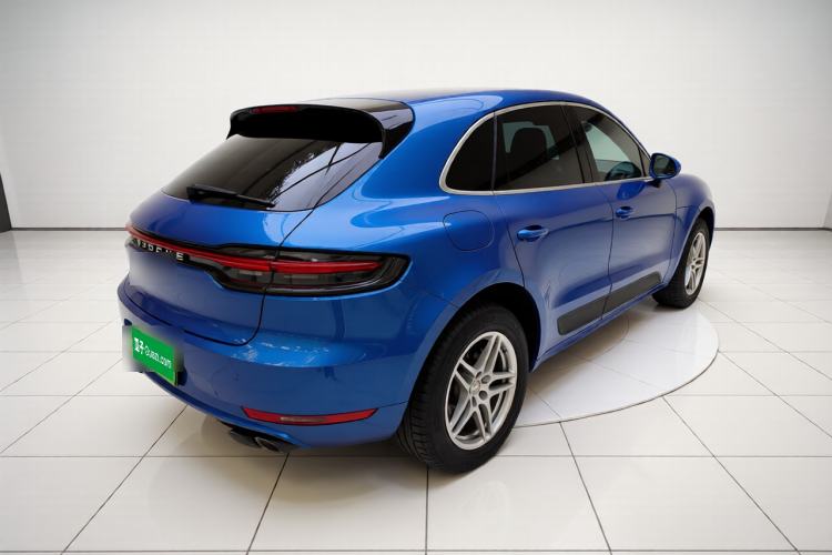 Used Porsche Macan 2018 Macan 2.0T Rear Right 45 Deg