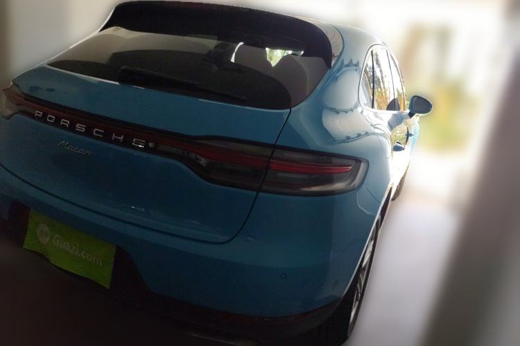 Used Porsche Macan 2018 Macan 2.0T Rear Right 45 Deg