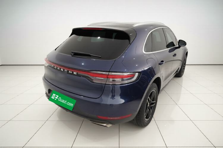 Used Porsche Macan 2018 Macan 2.0T Rear Right 45 Deg