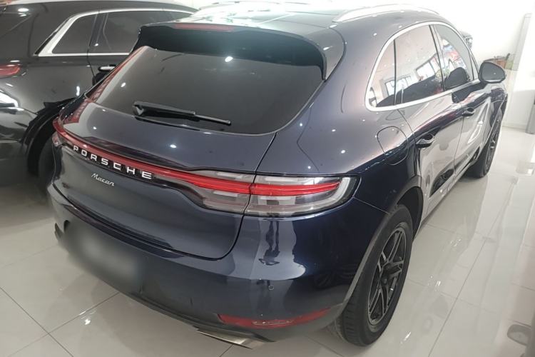 Used Porsche Macan 2018 Macan 2.0T Rear Right 45 Deg