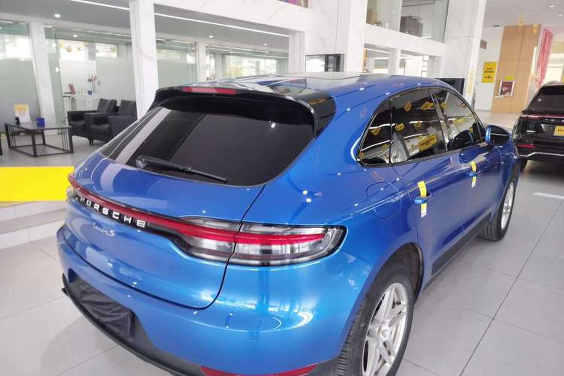 Used Porsche Macan 2018 Macan 2.0T Rear Right 45 Deg