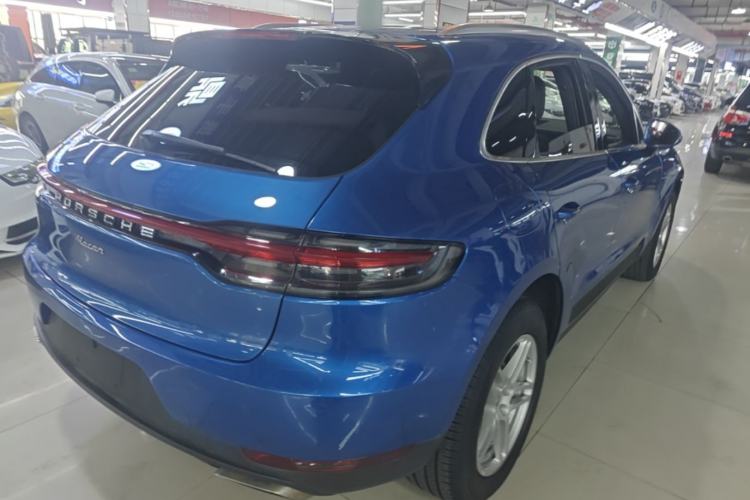 Used Porsche Macan 2018 Macan 2.0T Rear Right 45 Deg