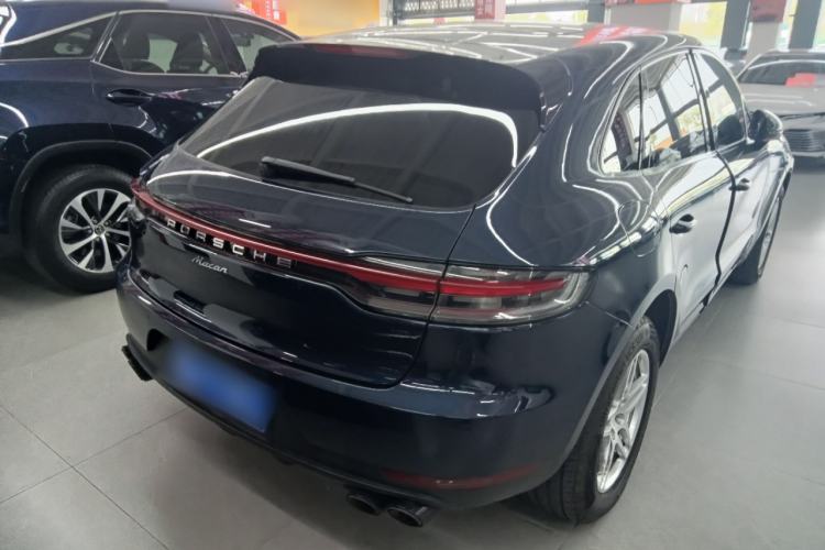 Used Porsche Macan 2018 Macan 2.0T Rear Right 45 Deg