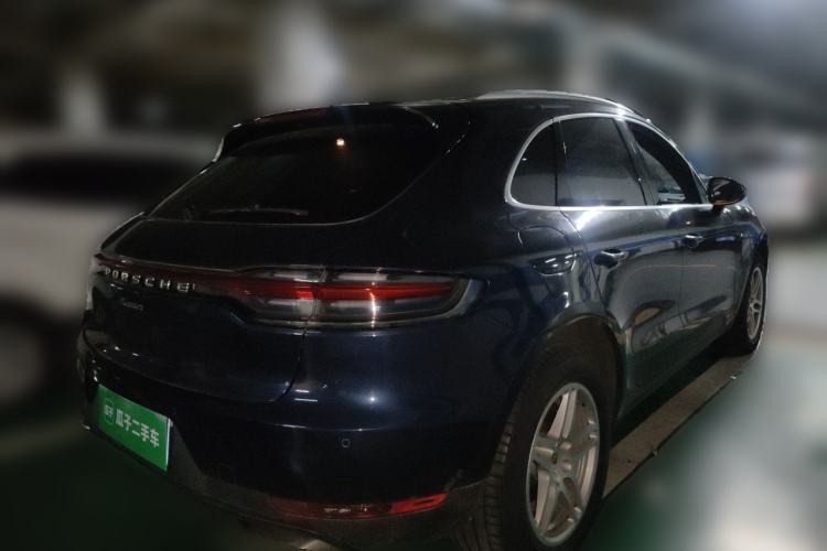 Used Porsche Macan 2018 Macan 2.0T Rear Right 45 Deg