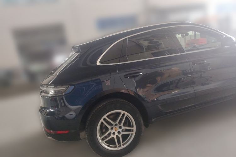 Used Porsche Macan 2018 Macan 2.0T Rear Right 45 Deg