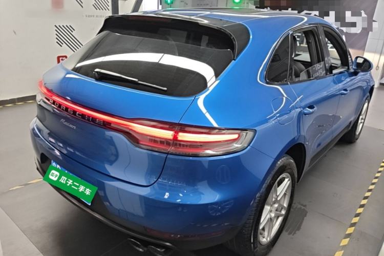 Used Porsche Macan 2018 Macan 2.0T Rear Right 45 Deg